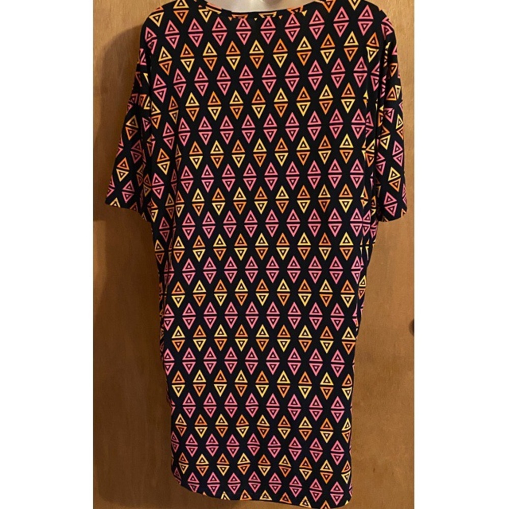 Sz XS LulaRoe Irma Triangle Print Tunic Top - Picture 5 of 5